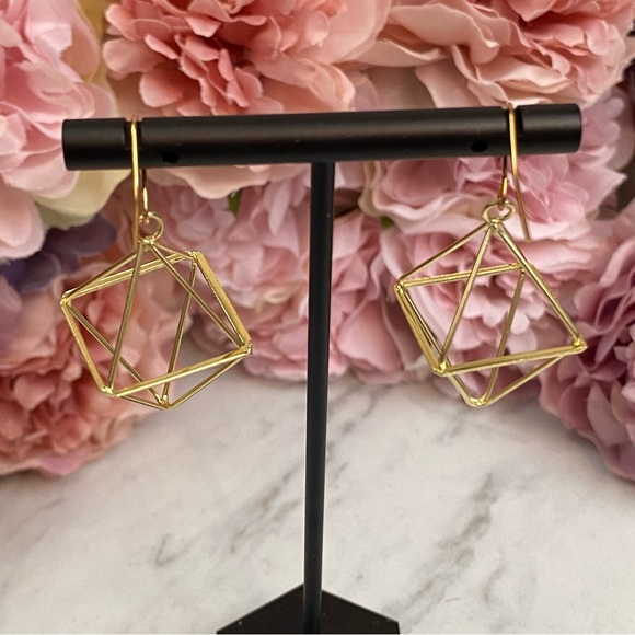 Beautiful Geometric Lantern Dangle Earrings - Picture 16 of 16